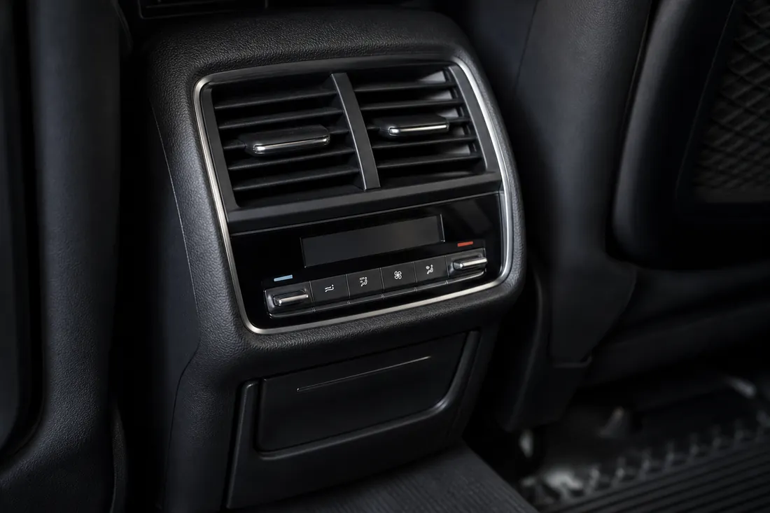 Dual-zone climate control, Houston Van Service